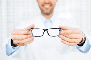 How to Choose the Right Eyeglasses for Your Face? featured image